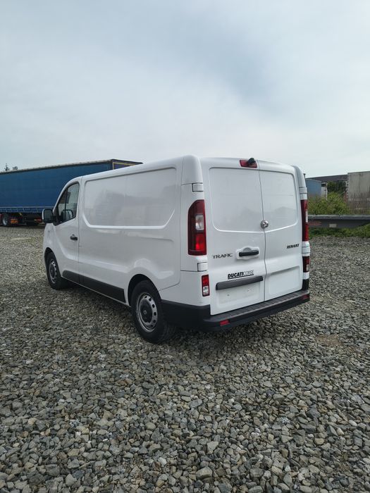 RENAULT Trafic 2017 — imagine 3