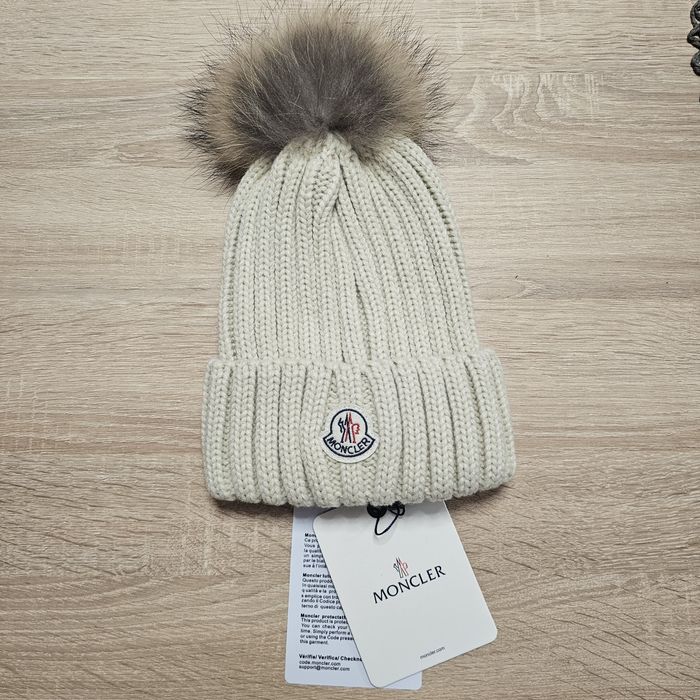 Caciula Moncler noua cu eticheta