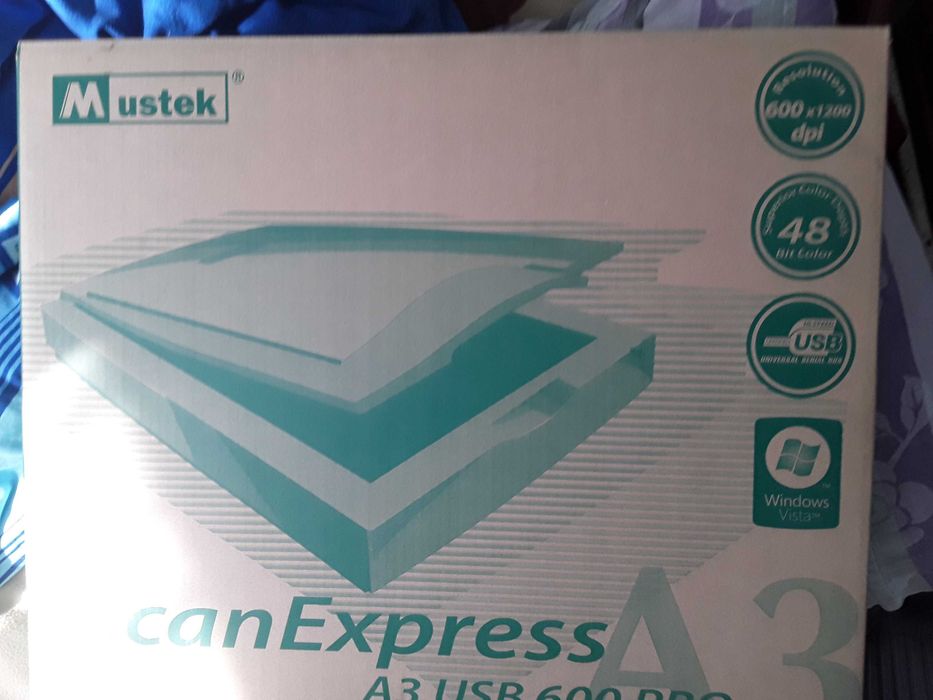 Scanar express Mustek si trei telefoane