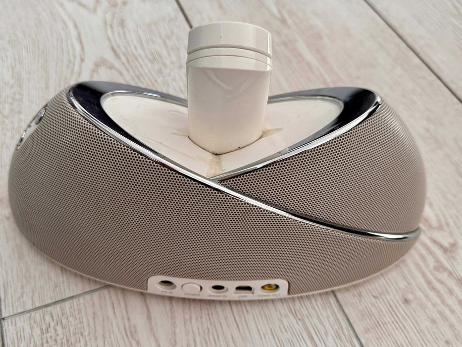JBL On Beat boxa dock Apple 30-pin USB Audio