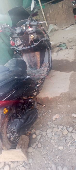 Sukuter.suruchni.sotiladi.150kub