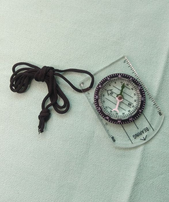 Компас на връвчица