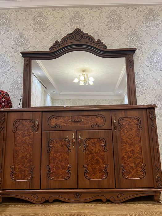 Mebel sotiladi komot