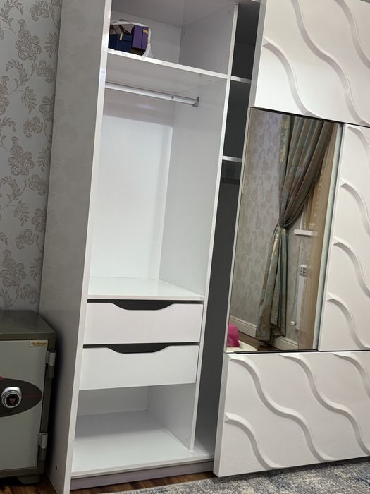 Спальный гарнитур белый