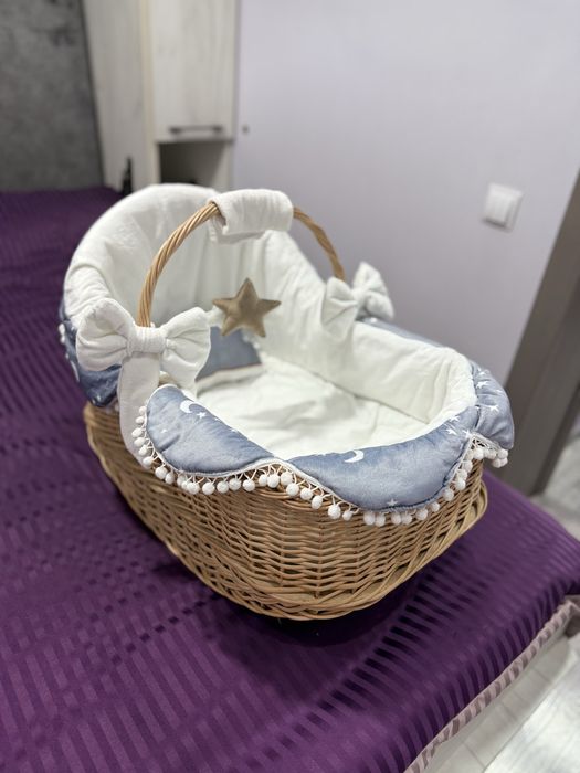 Продается плетенная люлька-корзинка.