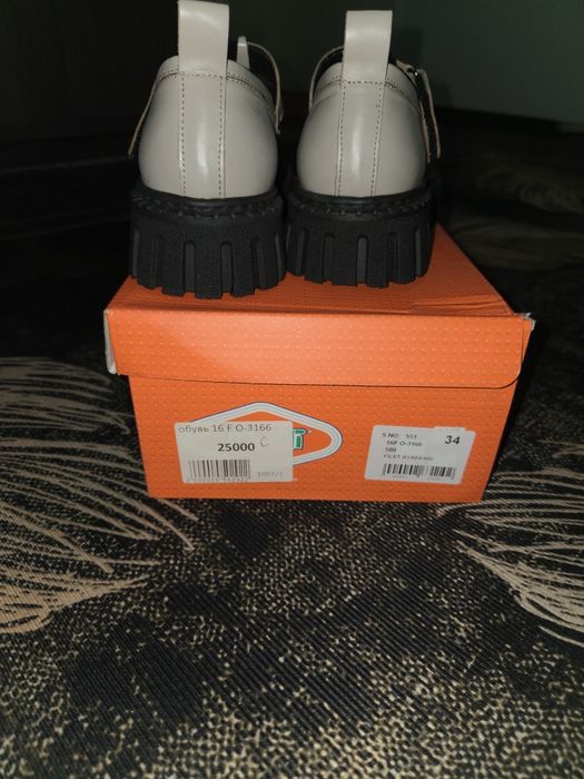 Продам туфли новые кожа.