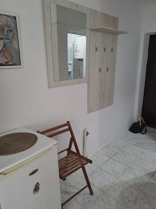 Închiriez garsoniera