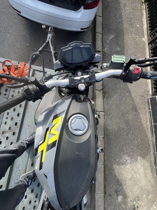 Yamaha mt 125 yzf 125 R