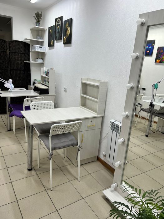 Аренда стол маникюрный