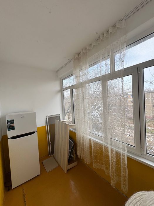 Срочно продаеться квартира 1-комнатная городе Чирчике раеоне Октябрь