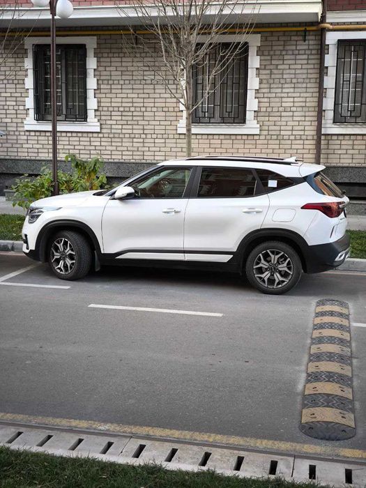 Продам KIA seltos 2021г