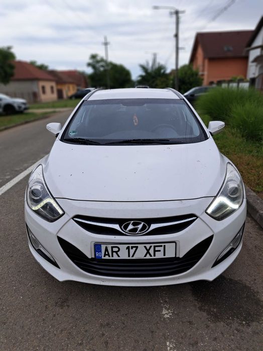 HYUNDAI i40 2012