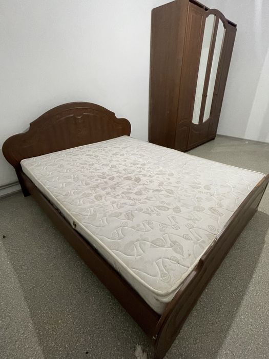 Стол куханный 5000 тг