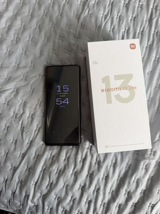 Продавам Xiomi 13 Lite 128GB