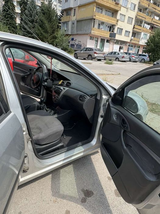 Продавам форд фокус 1.8 tdci