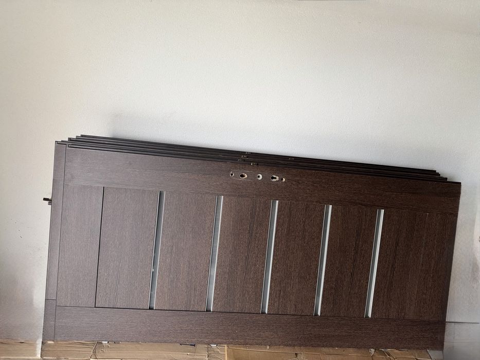 Usi lemn. Impecabile