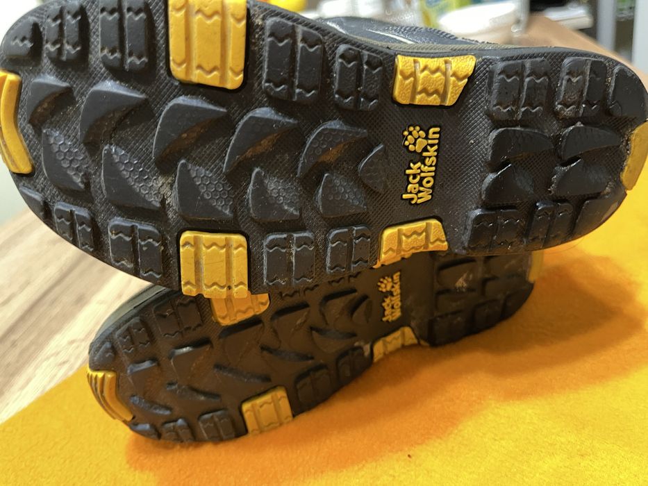 Продам сапожки для мальчика