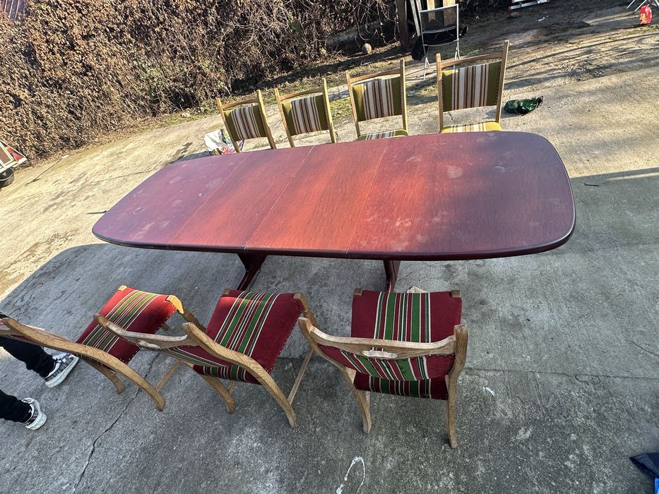 Masa si 7 scaune antic