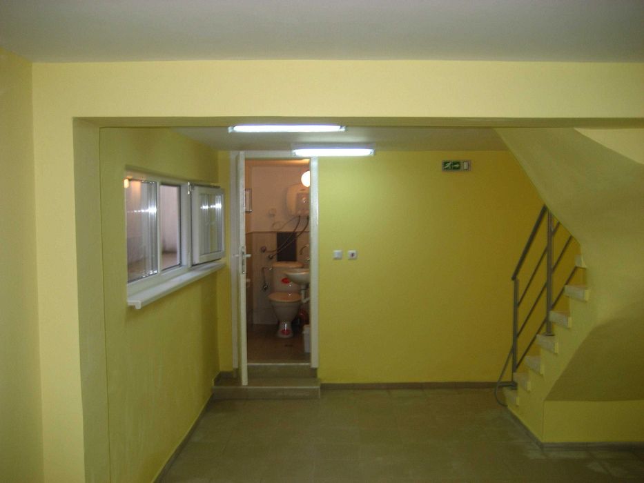 Дава се под наем Магазин в Варна, Колхозен пазар - 80 кв.м за 357 € - Снимка #6