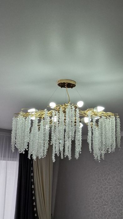 Продаем люстра в отличном состояние