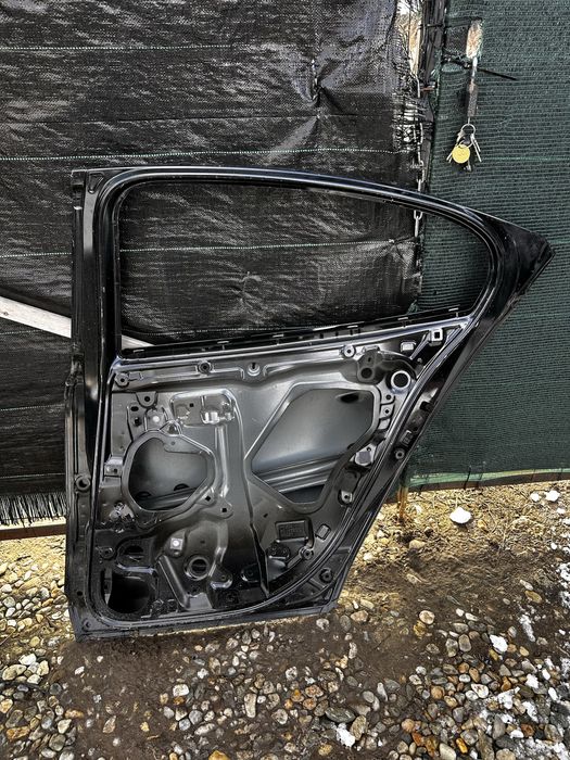 Ușă dreapya spate mazda 3.sedan.cod:bcjh72010..