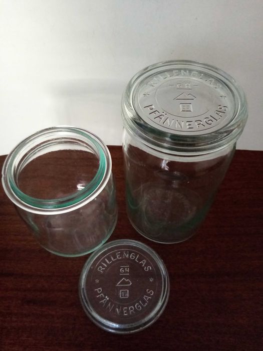 Ретро немски стъклени буркани RILLENGLAS.-2бр, ретро стъклени  шишета.