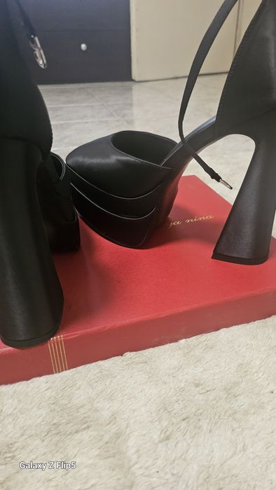 Нови страхотни обувки, 38 номер