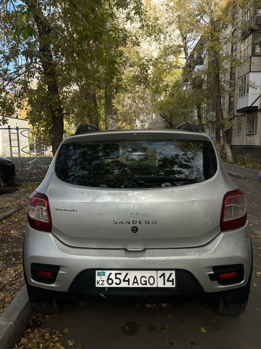 Продам машину Renault Sandero Stepway