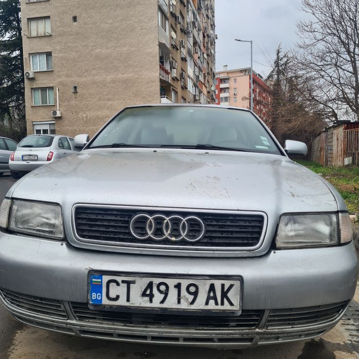 Продавам ауди а4 1.8