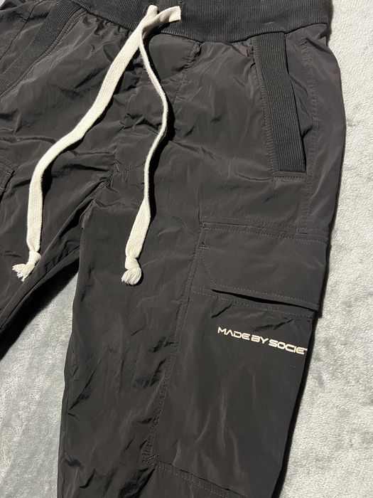 Pantaloni Made By Society