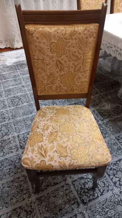 Стол и 8 стульев