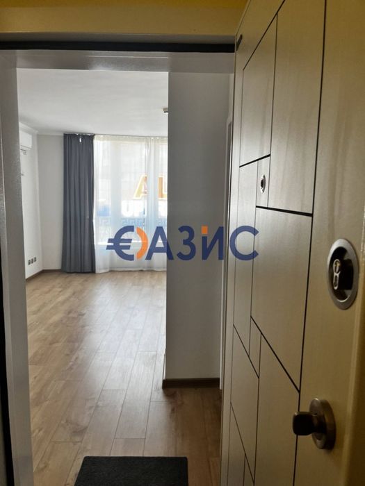 Продава се Двустаен апартамент в к.к. Слънчев бряг - 71 кв.м за 1175 €/кв.м - Снимка #2