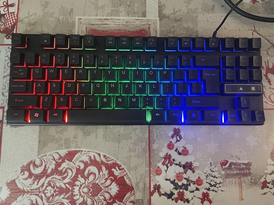 Mouse pad si tastatura, sunt noi!!