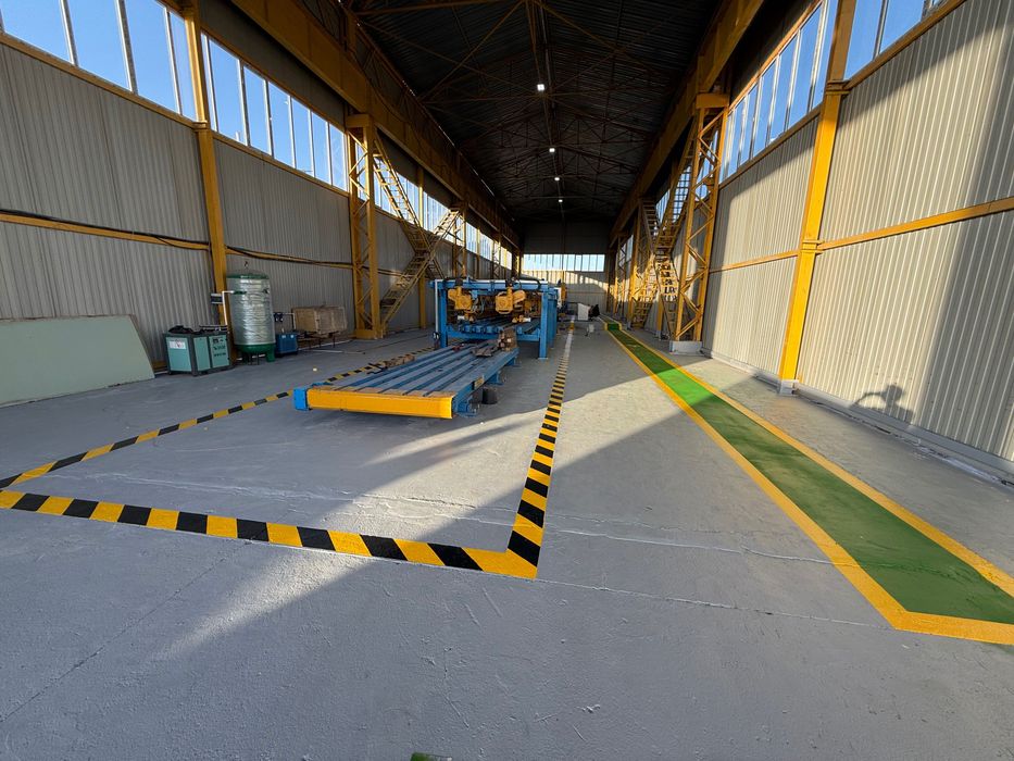 Краска серая Bands для бетонных полов