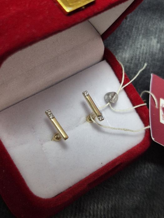 Новые золотые пусеты с бриллиантами