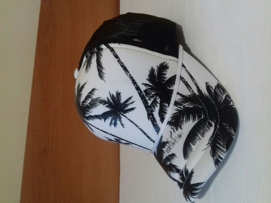 Шапка с мрежичка