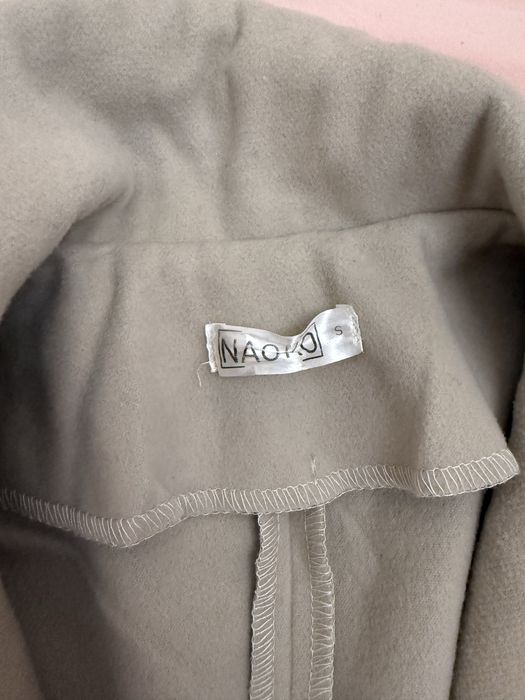 Палто в бежов цвят