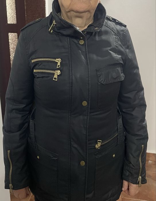 Geaca impermeabila neagra