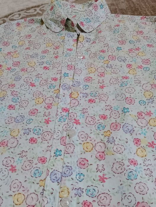 Рубашка на девочку подросток размер S.