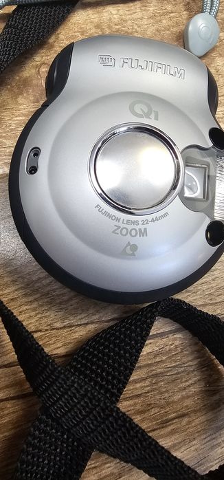 Aparat foto vintage Fujifilm Nexia Q1 Zoom + husă Kodak