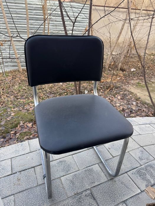 Stul sotiladi.Holati ortacha