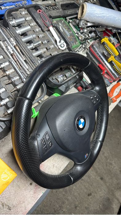 Volan m pachet bmw e90 e91 e92 e93 e87 e81 e82 e88 e84