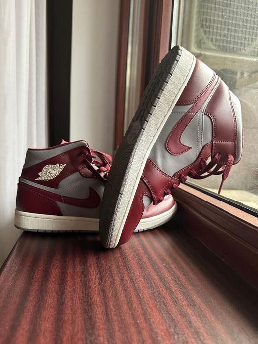 Кроссовки Air Jordan 1 Mid