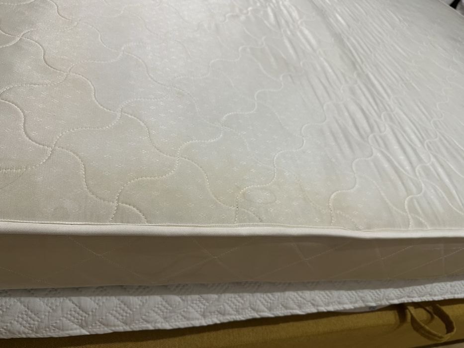 Матрас двуспальний