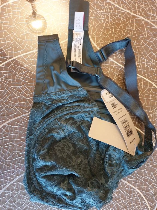 НОВ Дантелен сутиен Triumph  Amourette Charm с цели чашки -80 F