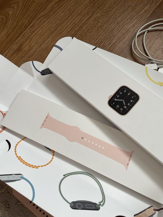 Продам часы apple watch se 40mm