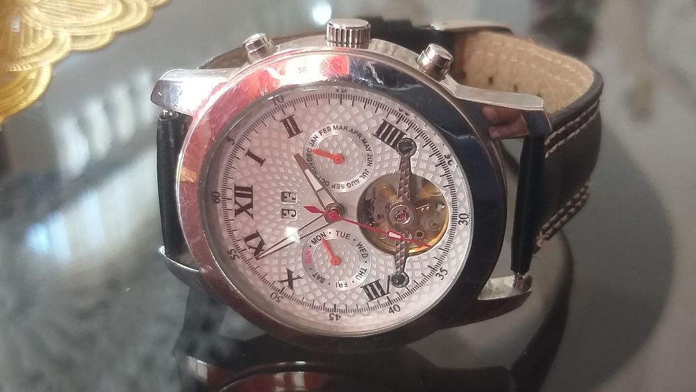 Vand ceas mecanism automatic