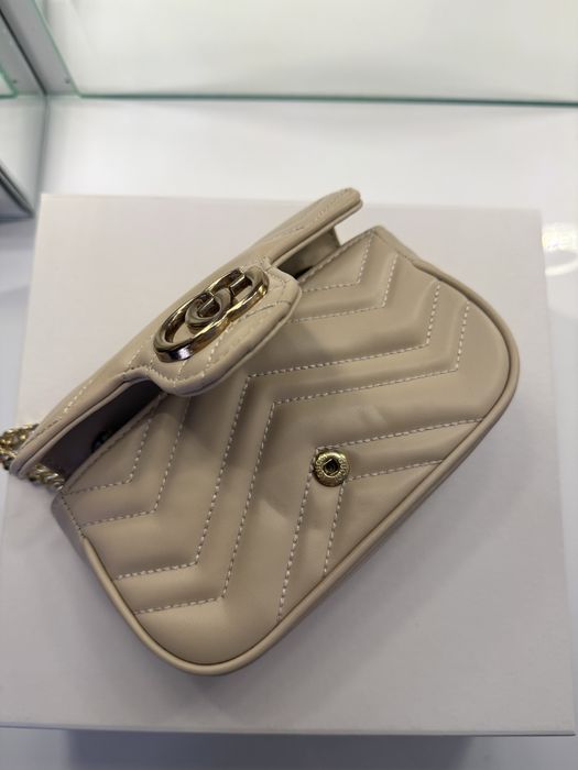 Бежова малка чанта