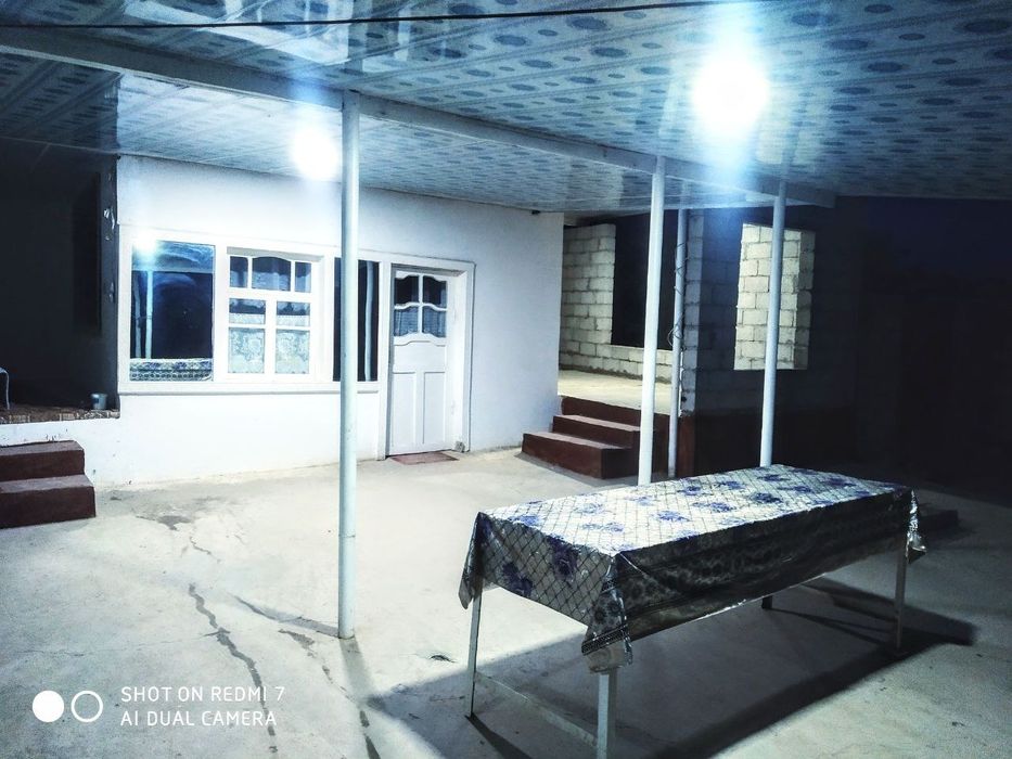 Hovli sotiladi Sherobod