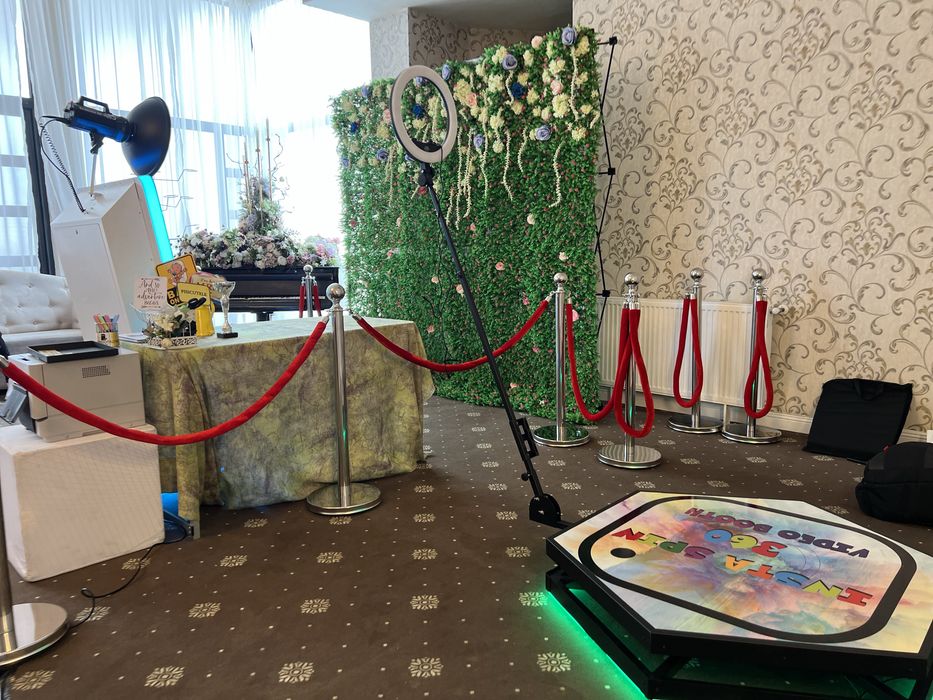 Photobooth/cabina foto/360/oglinda magica/fum greu/artificii/Ploiesti